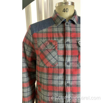 Camisa a cuadros roja y gris con doble bolsillo